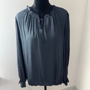 Acos & A‎ gray split collar ruffle neck long sleeves elastic waist top blouse Lg